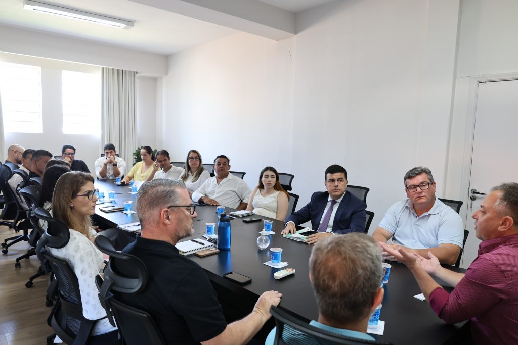 Prefeitura se reúne com a Câmara Municipal para discutir ações de prevenção a ataques de animais