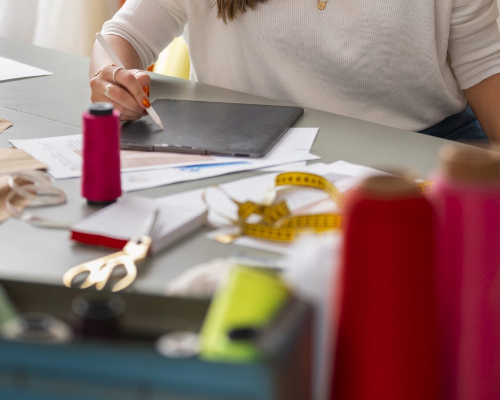 Instituto Federal do Paraná abre inscrições para cursos gratuitos de moda em Cambé